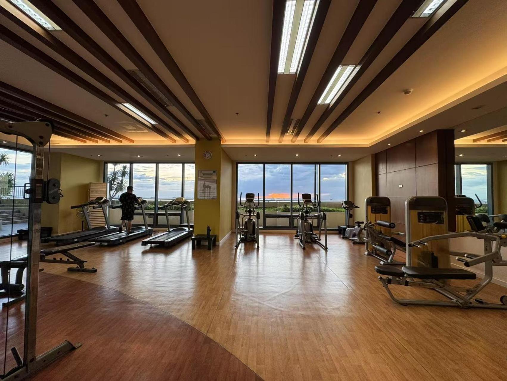 Appartamento Sunset House Roxas Bay Manila Esterno foto
